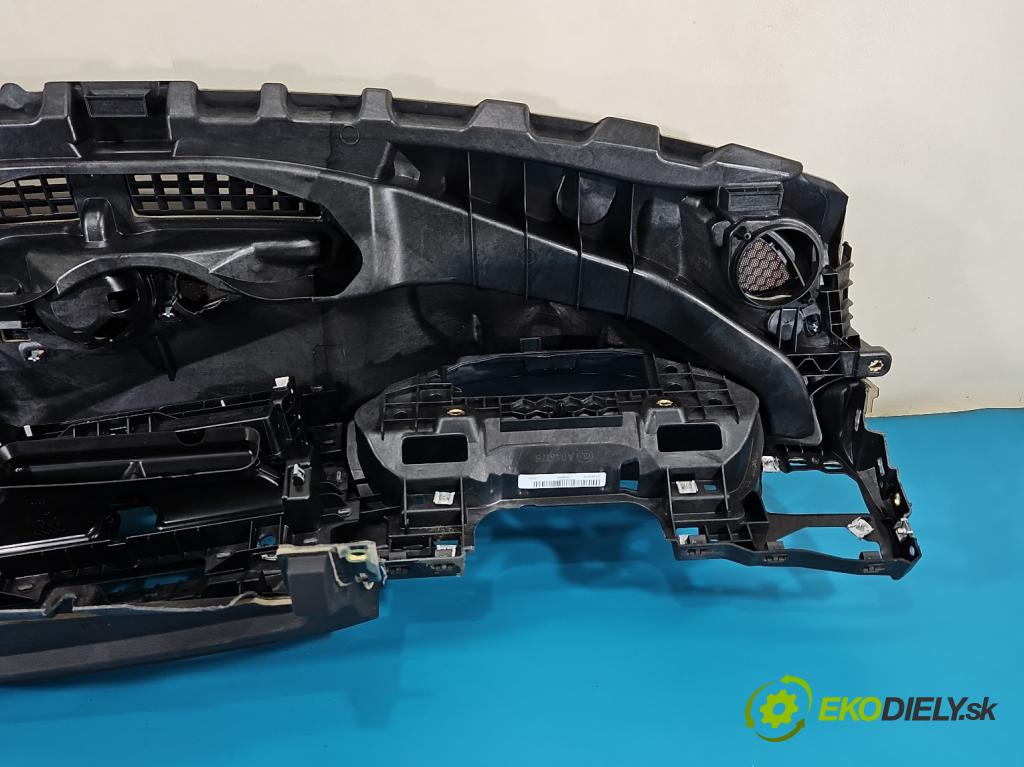 Audi A4 B9 2015-2024 2.0 tdi 190 HP automatic 140 kW 1968 cm3 5- kokpit,pristrojová doska rozdeľovacia