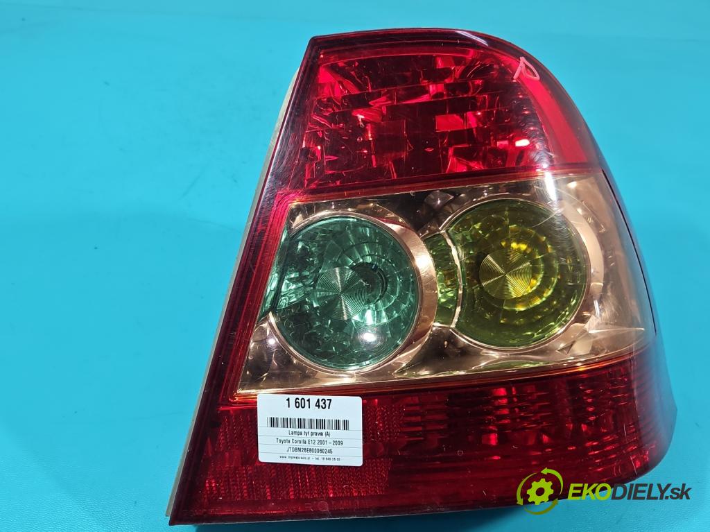 Toyota Corolla E12 2001-2009 1.4 vvti 97KM manual 71 kW 1398 cm3 4- svetlo / reflektor zadné pravé  (Kľučka dverí ostatné)