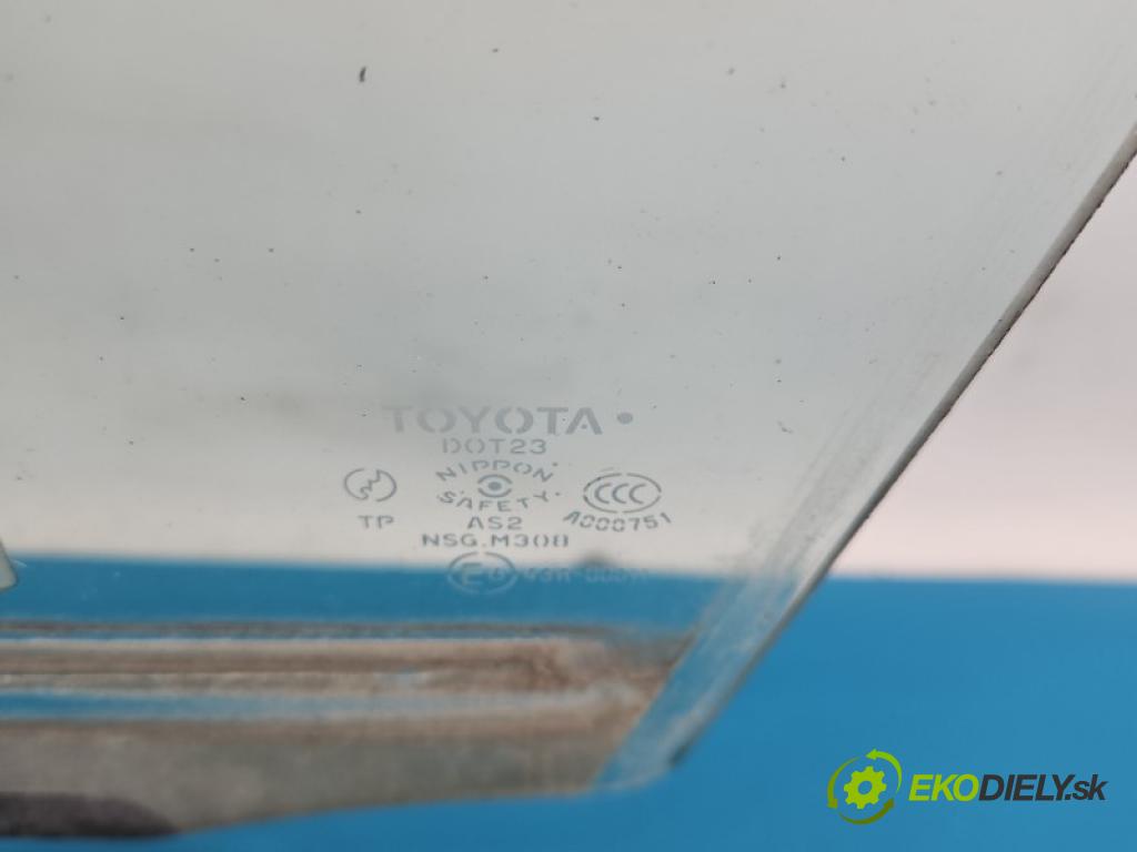 Toyota Corolla E12 2001-2009 1.4 vvti 97KM manual 71 kW 1398 cm3 4- sklo dveře přední levé