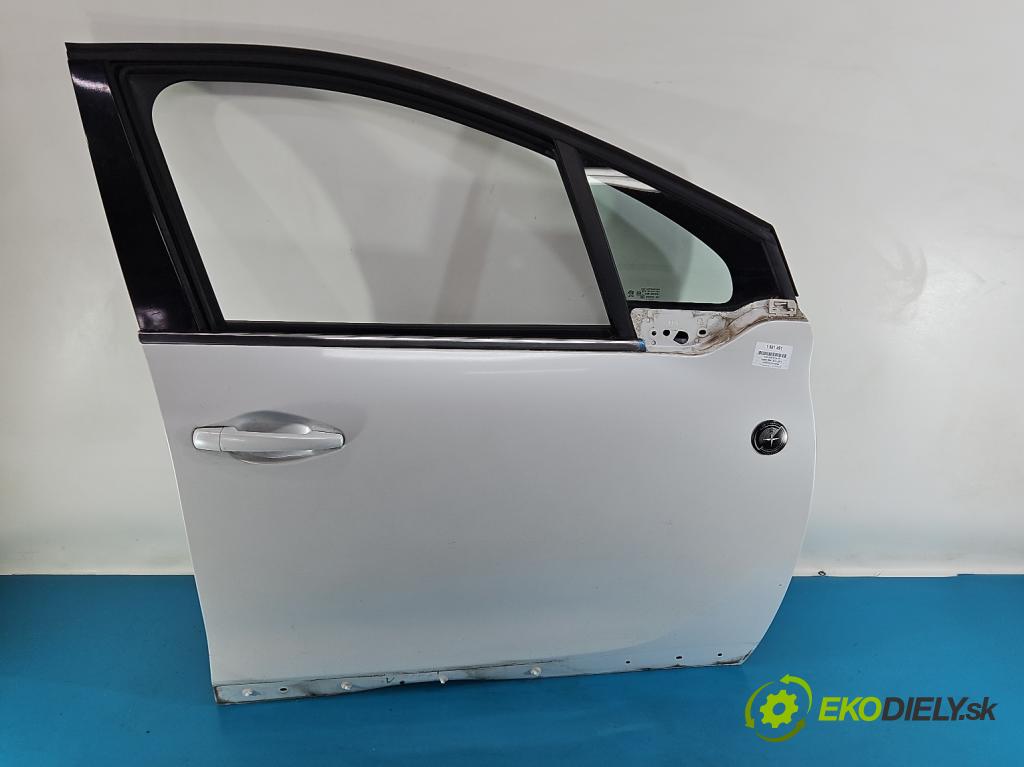 Peugeot 2008 I 2013-2019 1.2 12V 110 hp automatic 81 kW 1199 cm3 5- dveře přední pravé  (Klika dveří ostatní)