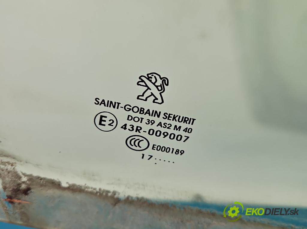 Peugeot 2008 I 2013-2019 1.2 12V 110 hp automatic 81 kW 1199 cm3 5- sklo dveře přední pravé
