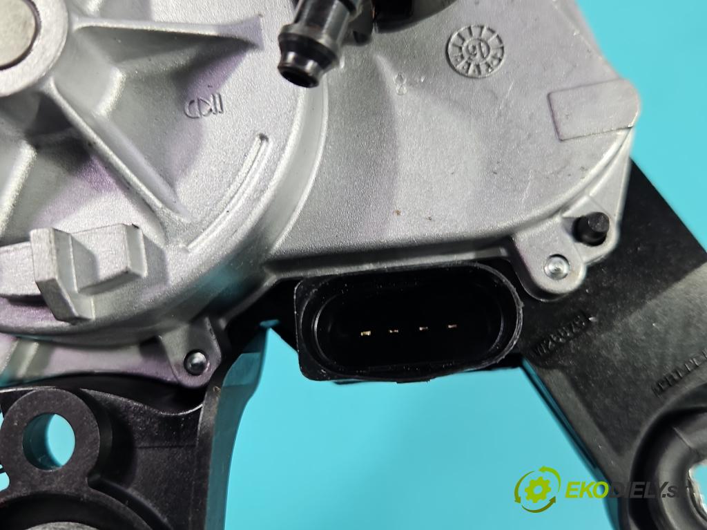 Audi A4 B9 2015-2024 2.0 tdi 190 HP automatic 140 kW 1968 cm3 5- motor stieračov zadné 4M0955711A