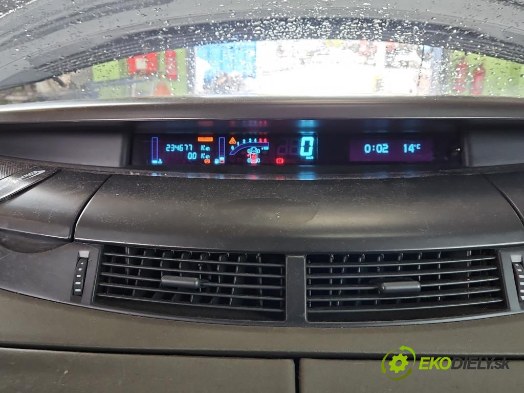Renault Espace IV 2003-2014 2.2 dci 150 HP manual 110 kW 2188 cm3 5- prístrojovka/ budíky P8200392366A (Prístrojová doska)