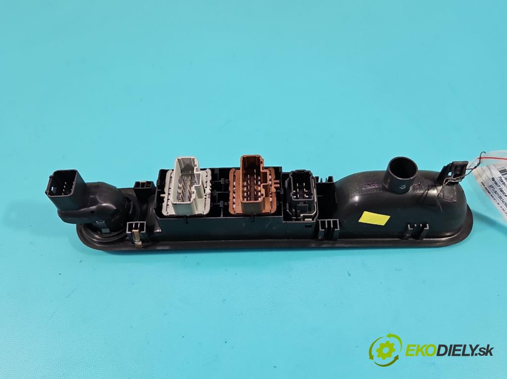 Renault Espace IV 2003-2014 2.2 dci 150 HP manual 110 kW 2188 cm3 5- prepínač okien spätných zrkadiel 8200519355