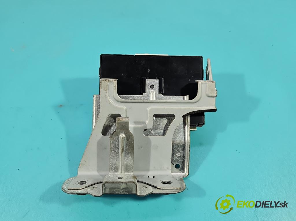 Mazda 5  2005-2010 2.0 16V 145 hp manual 107 kW 1999 cm3 5- řídící jednotka motoru LFD718881C