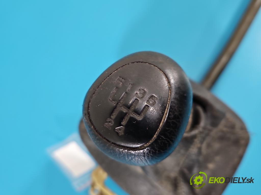 Daewoo Lanos 1.5 16V 100 hp manual 73.2 kW 1498 cm3 5- kulisa změny stupňová  (Řadicí páka (kulisa) )