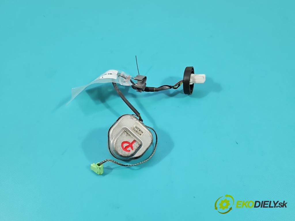 Mazda 5  2005-2010 2.0 16V 145 HP manual 107 kW 1999 cm3 5- Vlákno: W3T15772