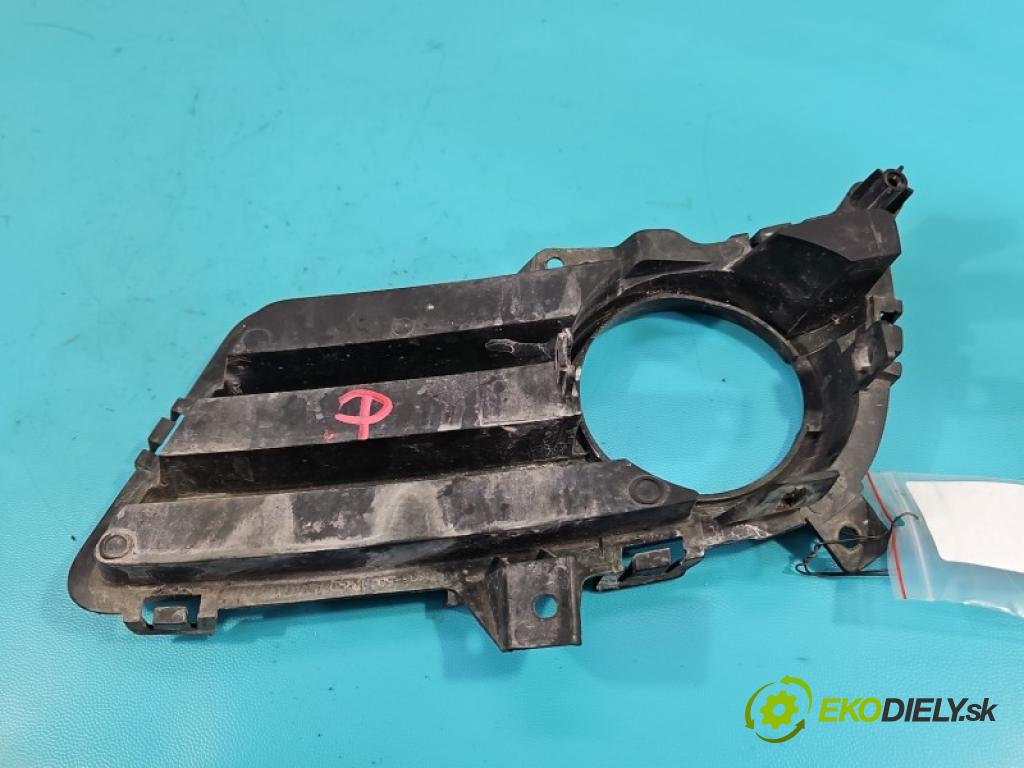 Mazda 5  2005-2010 2.0 16V 145 hp manual 107 kW 1999 cm3 5- Zaślepka: mřížka: nárazníku pravé C236-50C11