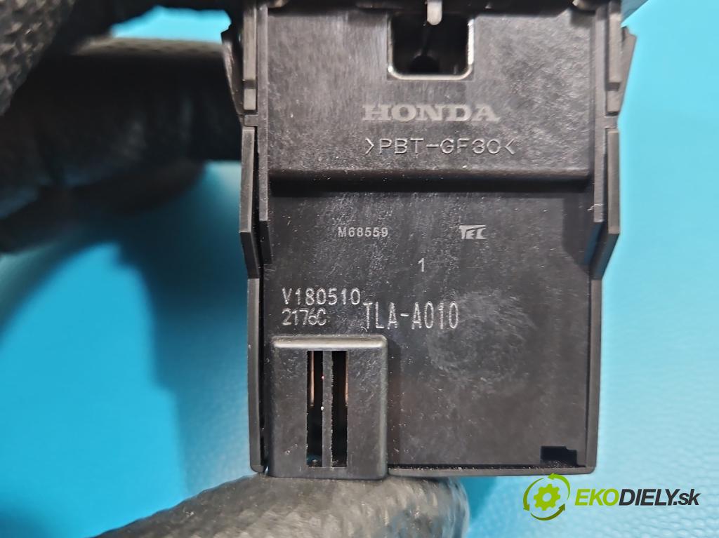 Honda CR-V V 2016-2023 1.5 T 193 hp automatic 142 kW 1498 cm3 5- zásuvka USB M68558