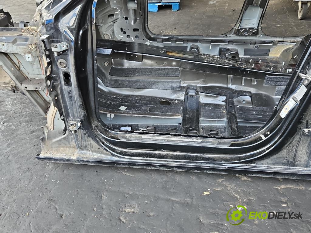 Audi A4 B9 2015-2024 2.0 tdi 190 HP automatic 140 kW 1968 cm3 5- Práh: ľavý (Karoséria ostatné)