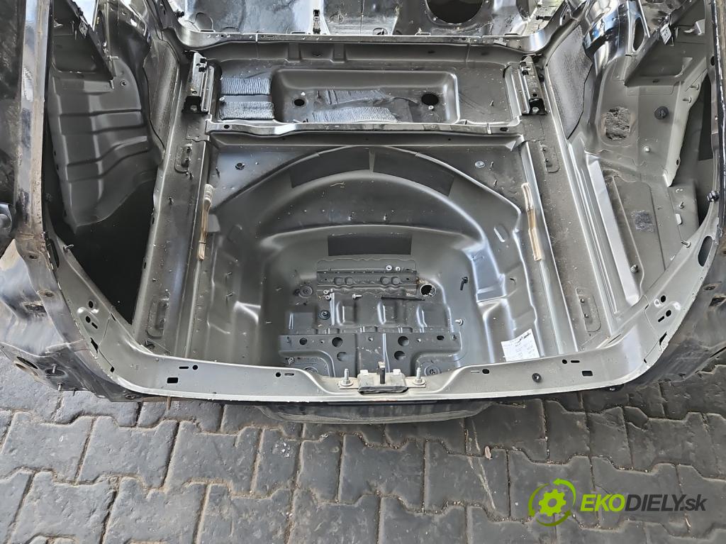 Audi A4 B9 2015-2024 2.0 tdi 190 HP automatic 140 kW 1968 cm3 5- pas zadní: