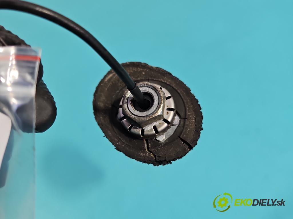 Opel Astra III 2004-2014 1.6 16V 116 hp manual 85 kW 1598 cm3 5- Antena