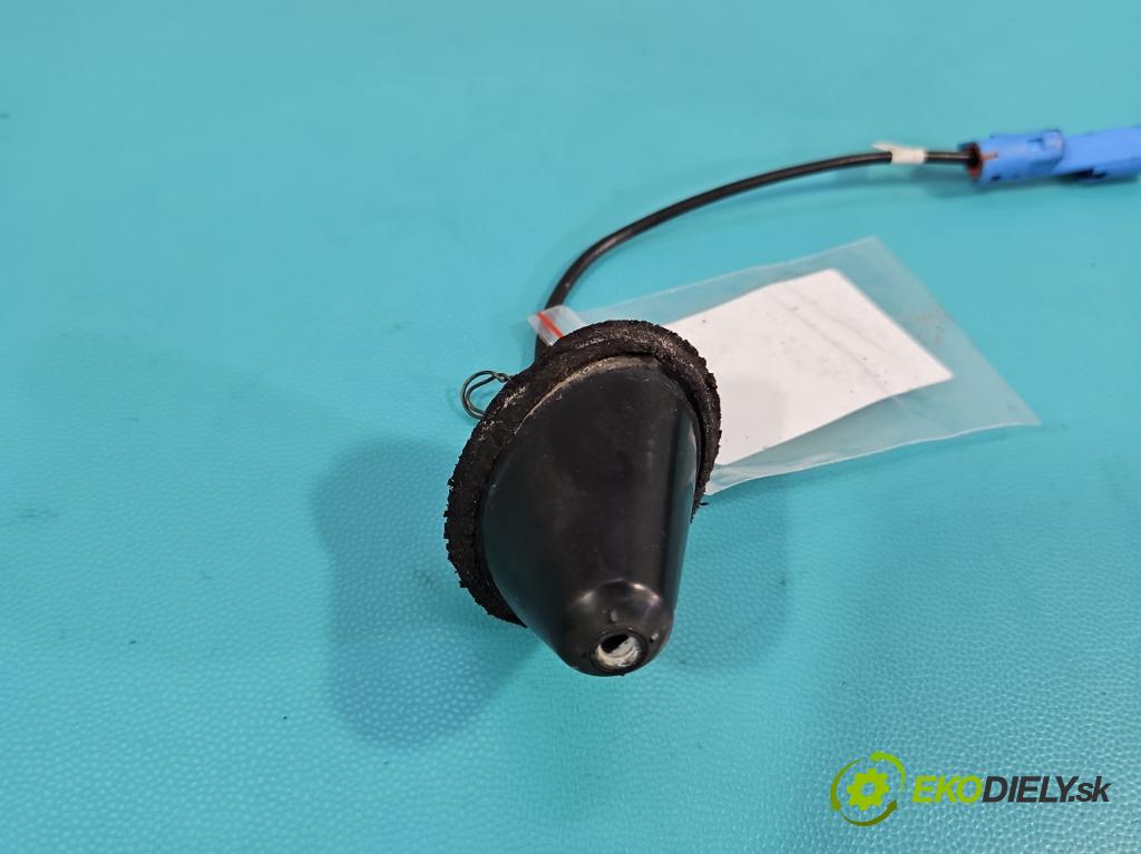 Opel Astra III 2004-2014 1.6 16V 116 hp manual 85 kW 1598 cm3 5- Antena