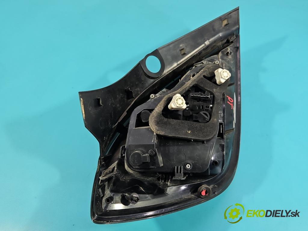 Opel Astra III 2004-2014 1.6 16V 116 hp manual 85 kW 1598 cm3 5- světlo zadní pravé 13222325 (Klika dveří ostatní)