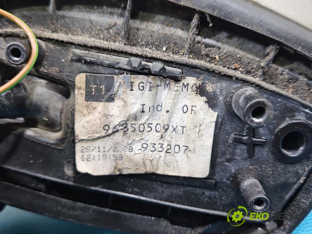 Citroen C4 Grand picasso I 2006-2013 2.0 hdi 136hp manual 100 kW 1997 cm3 5- zpětné zrcátko levé  (Klika dveří ostatní)