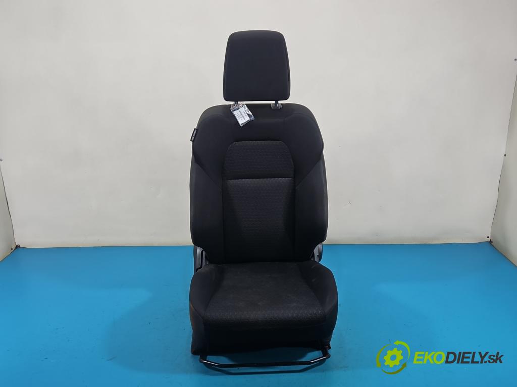 Suzuki Swift Mk8 2017-2024 1.0 T 111KM manual 82 kW 998 cm3 5- Sedadlo pravý  (Sedadlo)
