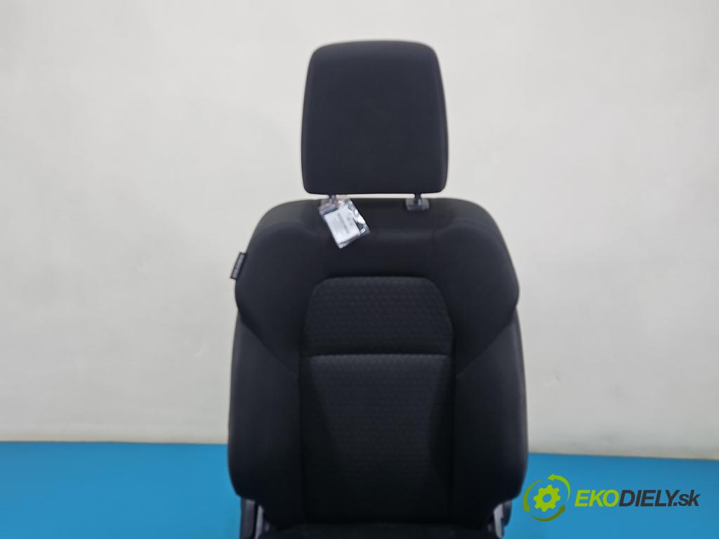 Suzuki Swift Mk8 2017-2024 1.0 T 111KM manual 82 kW 998 cm3 5- Sedačka pravý  (Sedadlo)