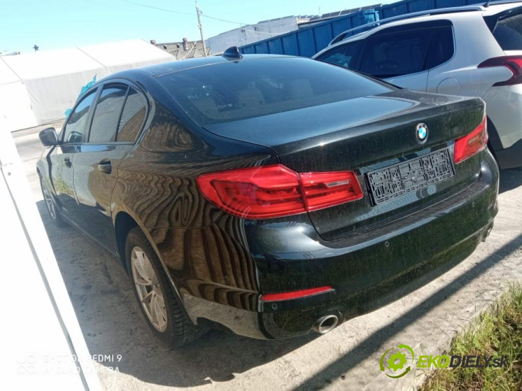 Bmw 5 G30 2017-2024 2.0 T 184 hp automatic 135 kW 1998 cm3 4- nárazník zadní  (Klika dveří ostatní)