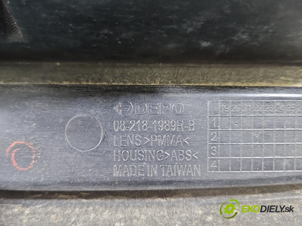 Suzuki Swift Mk8 2017-2024 1.0 T 111KM manual 82 kW 998 cm3 5- svetlo / reflektor zadné pravé  (Kľučka dverí ostatné)