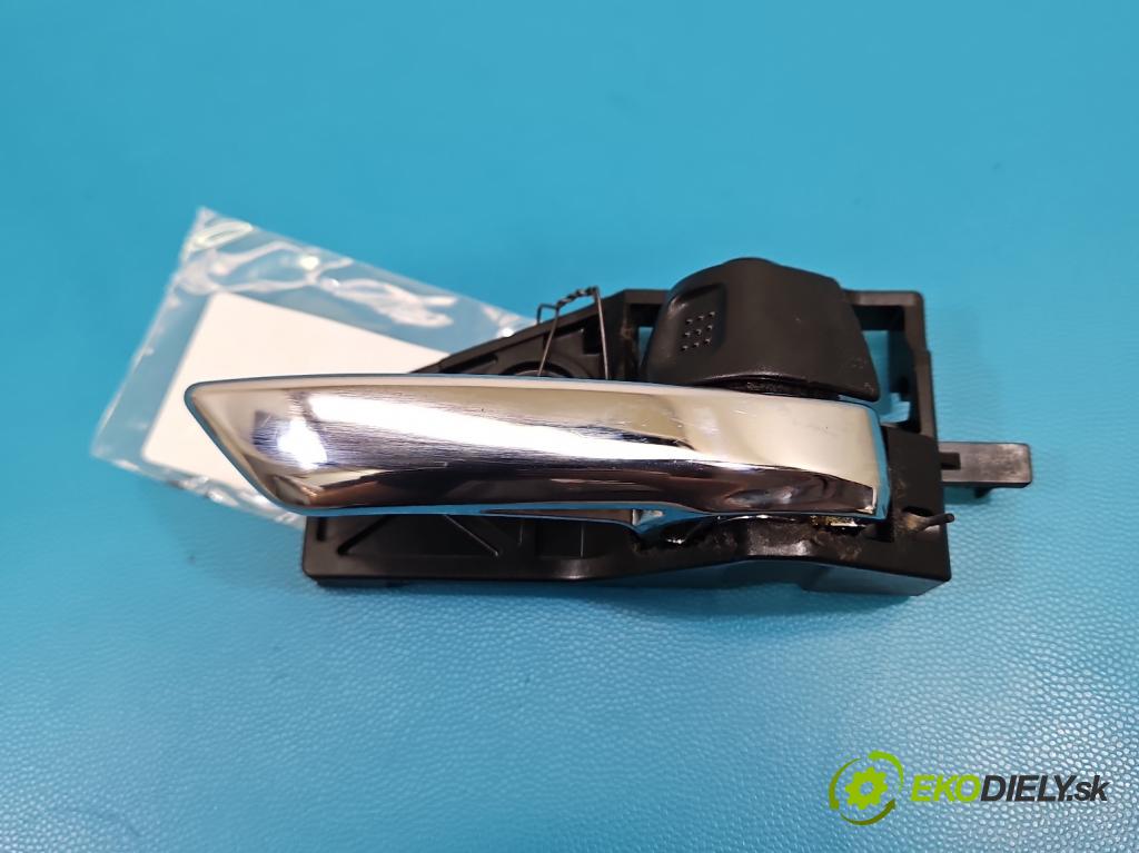 Suzuki Swift Mk8 2017-2024 1.0 T 111KM manual 82 kW 998 cm3 5- rukoväť uvnitř: predné pravé