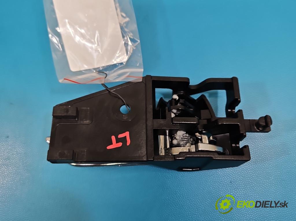 Suzuki Swift Mk8 2017-2024 1.0 T 111KM manual 82 kW 998 cm3 5- rukoväť uvnitř: zadné ľavé