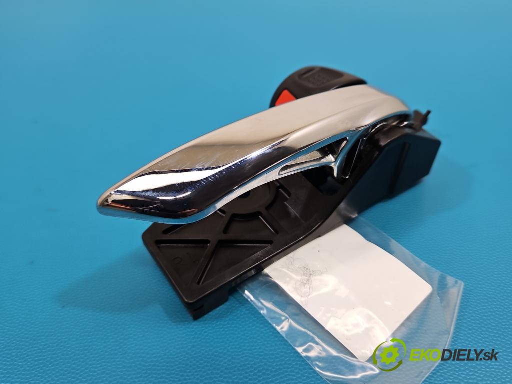 Suzuki Swift Mk8 2017-2024 1.0 T 111KM manual 82 kW 998 cm3 5- rukoväť uvnitř: zadné pravé  (Kľučka dverí ostatné)