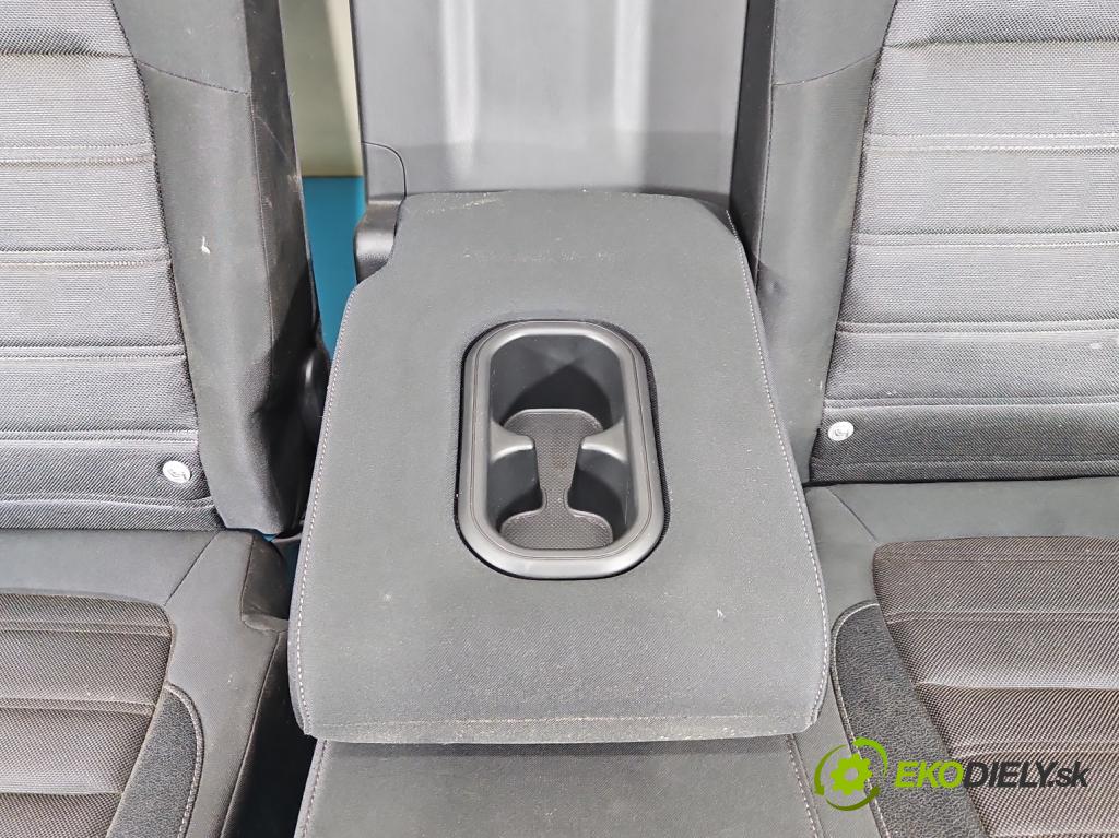 Honda CR-V V 2016-2023 1.5 T 193 HP automatic 142 kW 1498 cm3 5- Pohovka: zadné  (Sedadlo)