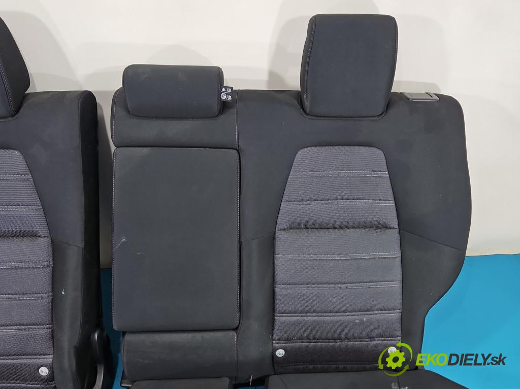 Honda CR-V V 2016-2023 1.5 T 193 HP automatic 142 kW 1498 cm3 5- Pohovka: zadné  (Sedadlo)