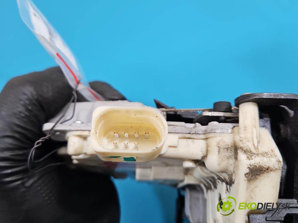 Seat Altea 1.8 TFSI 160 hp manual 118 kW 1798 cm3 5- zámek přední pravý 1P1837016