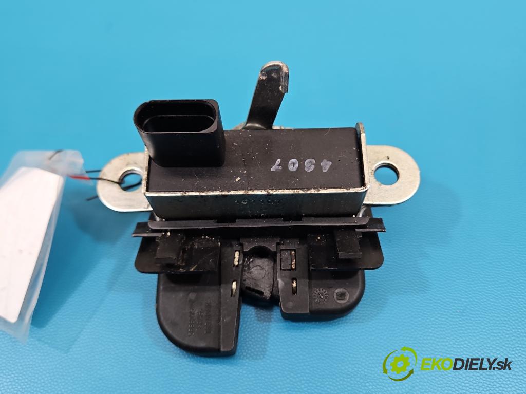 Seat Altea 1.8 TFSI 160 HP manual 118 kW 1798 cm3 5- zámok kufrové dvere zadné 5P8827505