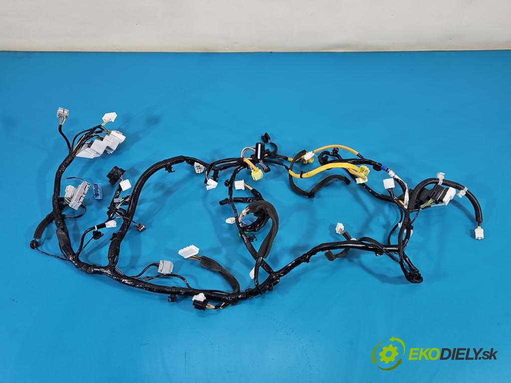 Suzuki Swift Mk8 2017-2024 1.0 T 111KM manual 82 kW 998 cm3 5- Zväzok: ostatné 36602-53RJ0-4-P