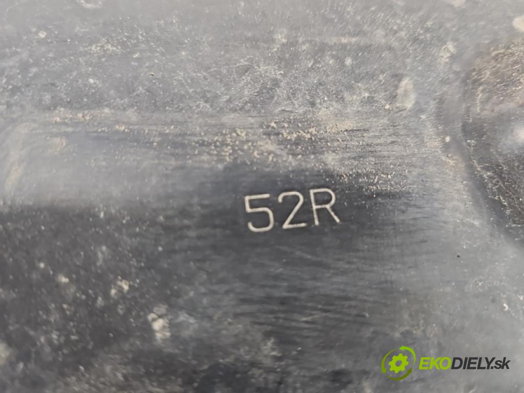 Suzuki Swift Mk8 2017-2024 1.0 T K10C 111KM manual 82 kW 998 cm3 5- torpédo (Plast pod čelním sklem)