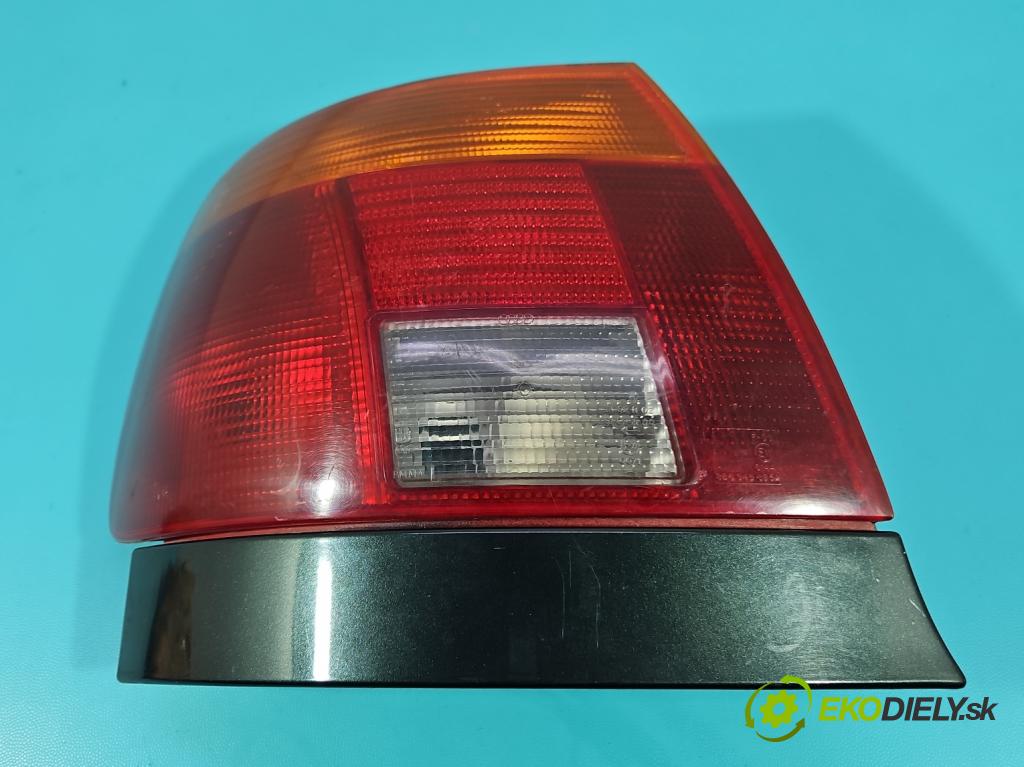 Audi A4 B5 1994-2001 1.6 8V 101 hp manual 74 kW 1595 cm3 4- světlo zadní levé  (Klika dveří ostatní)