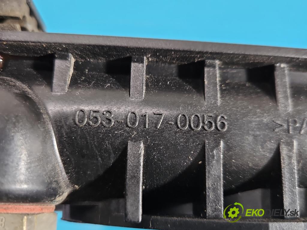 Audi A4 B5 1994-2001 1.6 8V 101 hp manual 74 kW 1595 cm3 4- Chladič vody  (Vodní chladič)