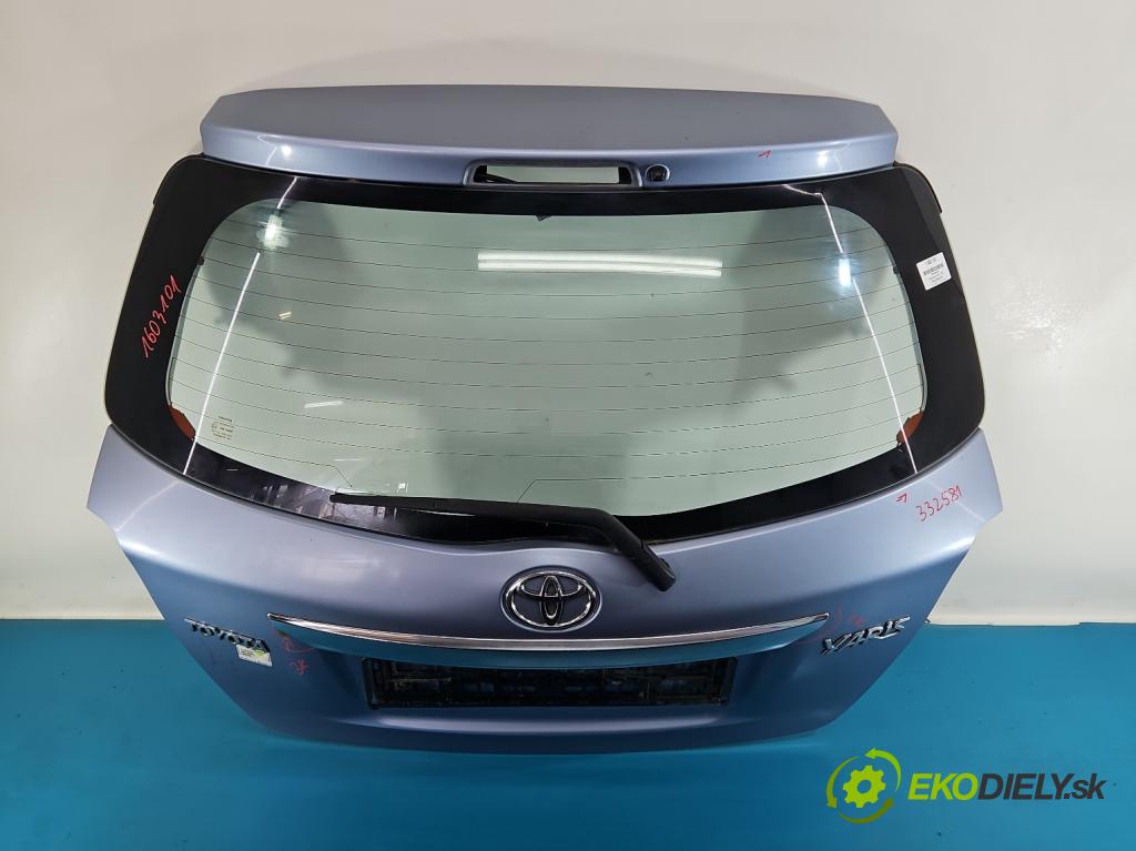 Toyota Yaris III 2011-2020 1.3 vvti 99 HP manual 73 kW 1329 cm3 5- zadna kufor  (Kapota zadná (kufor))