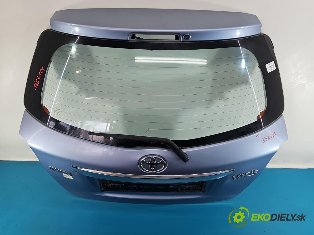Toyota Yaris III 2011-2020 1.3 vvti 99 HP manual 73 kW 1329 cm3 5- zadna kufor  (Kapota zadná (kufor))