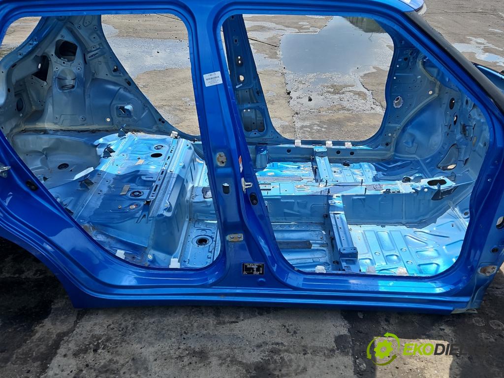 Suzuki Swift Mk8 2017-2024 1.0 T 111KM manual 82 kW 998 cm3 5- Práh: pravý  (Karoséria ostatné)