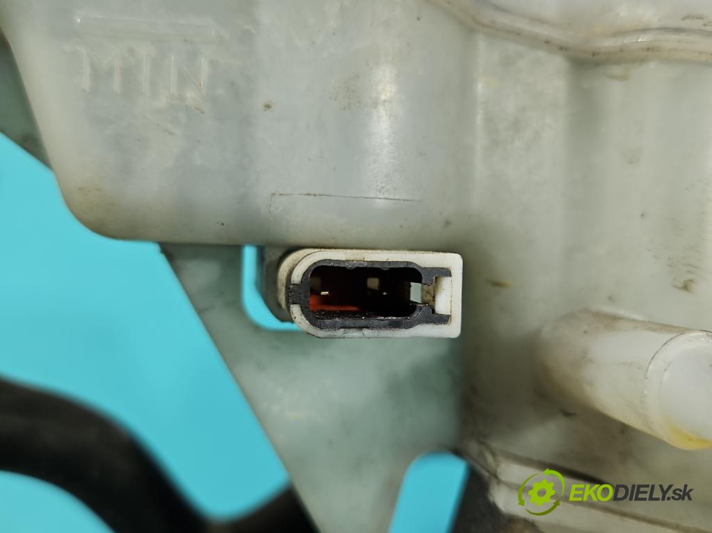 Suzuki Swift Mk8 2017-2024 1.0 T 111KM manual 82 kW 998 cm3 5- servo posilovač 0204833412