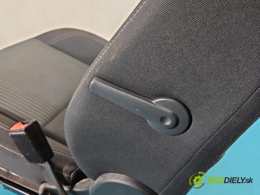 Ford C-Max II 2010-2019 2.0 tdci 140 HP manual 103 kW 1997 cm3 5- Sedačka pravý  (Sedadlo)