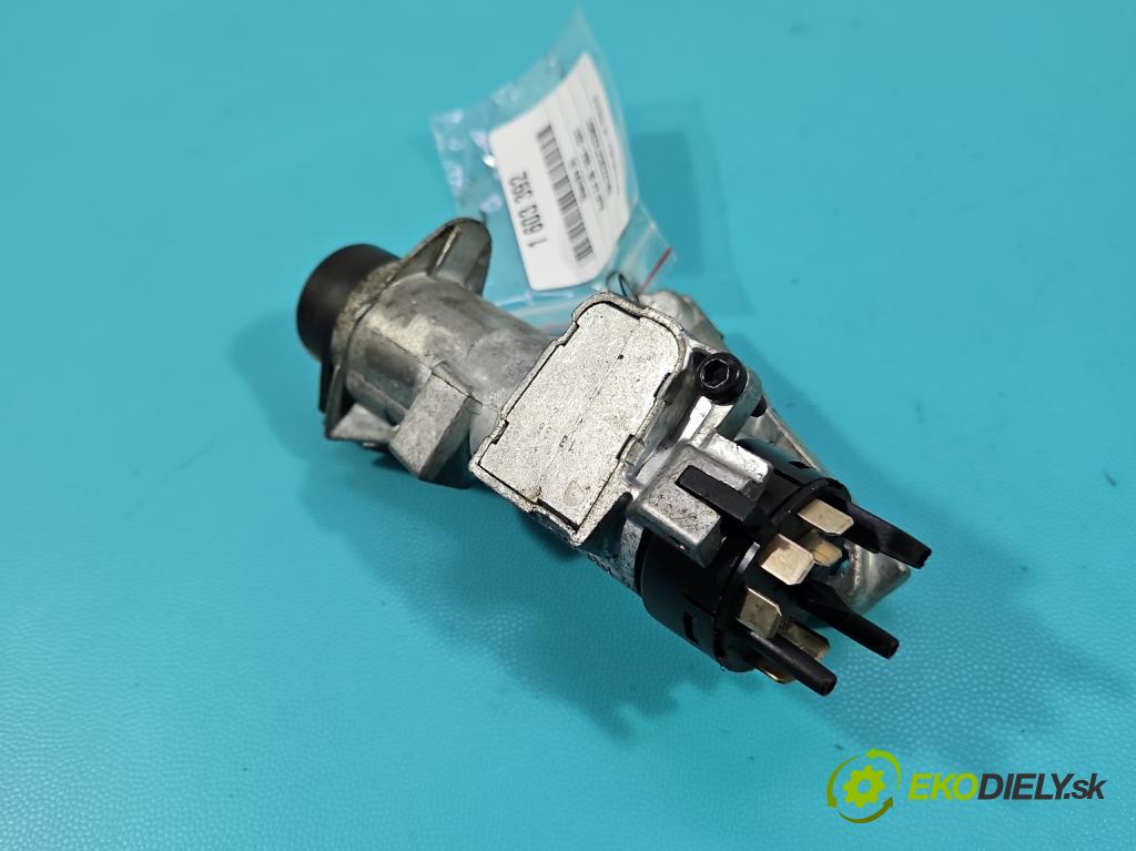 Audi A4 B5 1994-2001 1.9 tdi 110 hp manual 81 kW 1896 cm3 5- spínací skříňka 4D0905851E (Spínací skříňka)