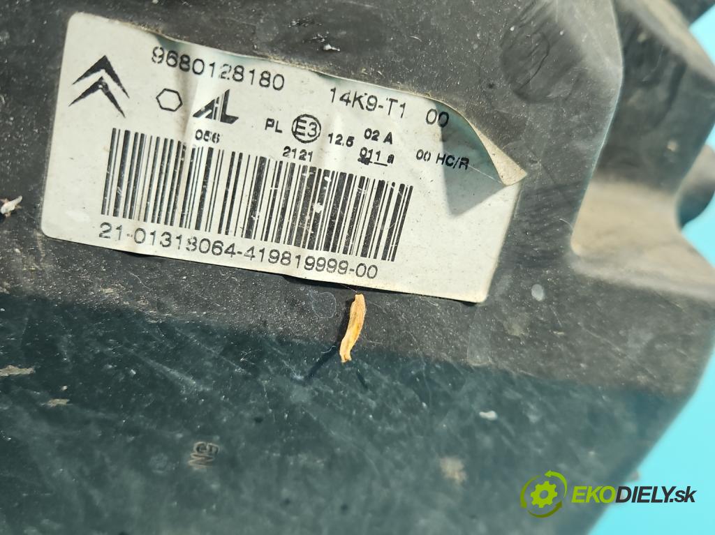 Citroen C2 1.1 8V 60 hp manual 44 kW 1124 cm3 3- světlo pravý 9680128180 (Pravé přední světlo)