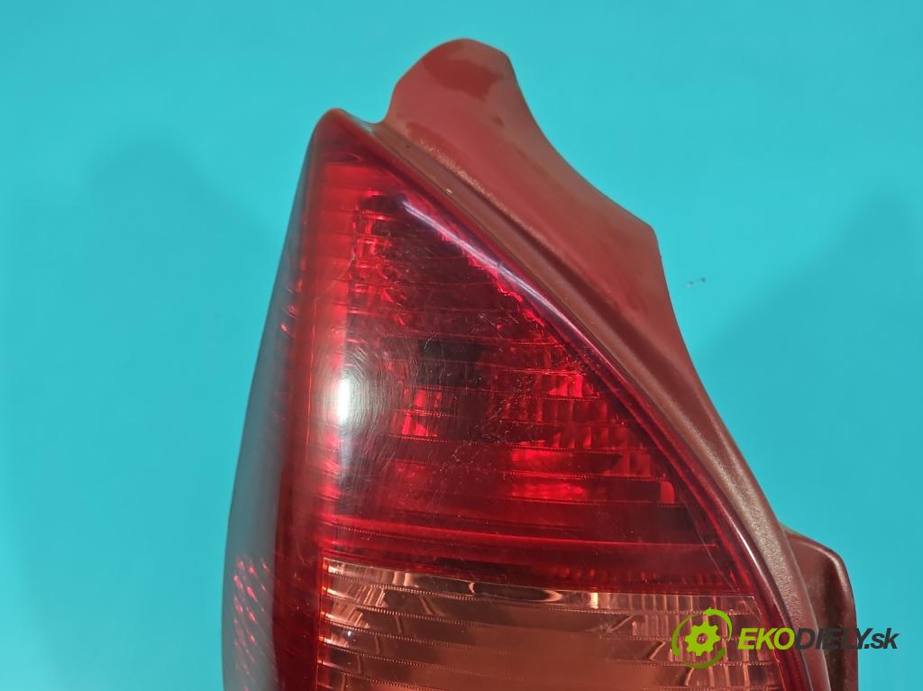 Citroen C2 1.1 8V 60 HP manual 44 kW 1124 cm3 3- svetlo / reflektor zadné ľavé  (Kľučka dverí ostatné)