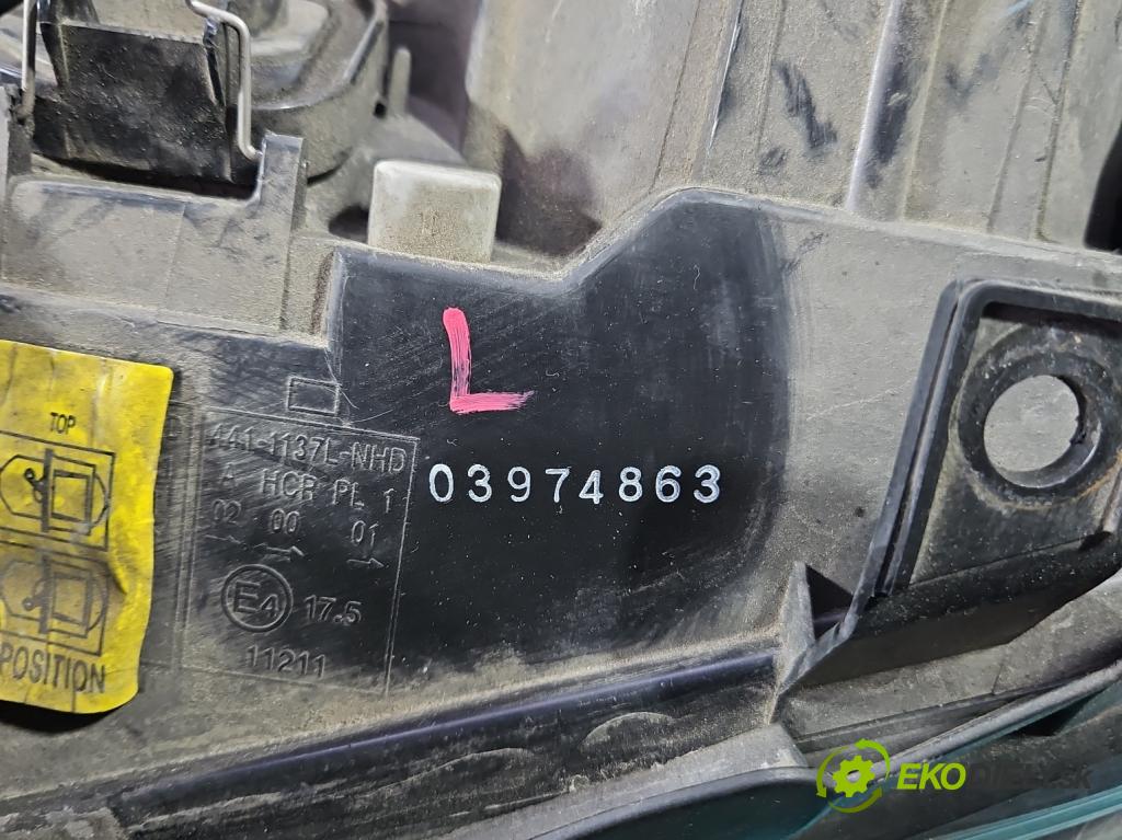 Audi A4 B5 1994-2001 1.9 tdi 110 hp manual 81 kW 1896 cm3 5- světlo levý  (Klika dveří ostatní)