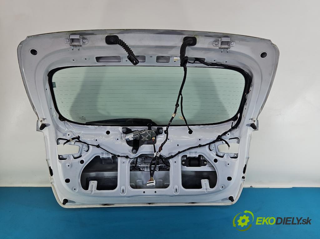 Hyundai I30 III 2016- 1.6 crdi 110 HP manual 81 kW 1582 cm3 5- zadna kufor  (Kapota zadná (kufor))