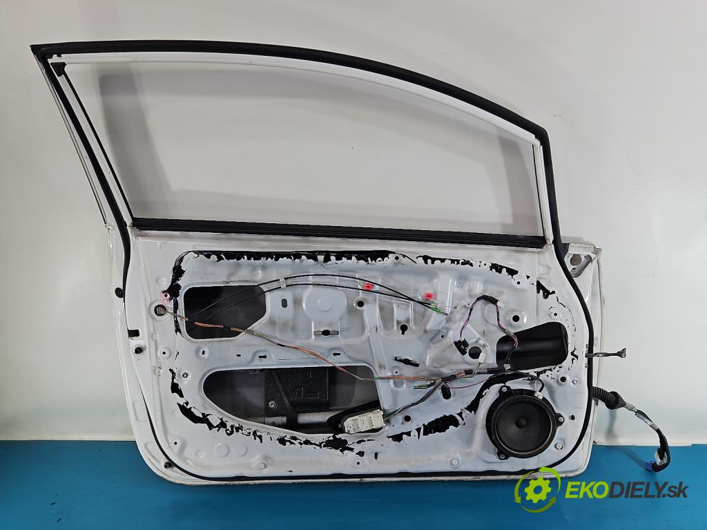 Toyota Auris I 2006-2013 1.4 D4D 90 HP automatic 66 kW 1364 cm3 3- dvere predné ľavé  (Kľučka dverí ostatné)