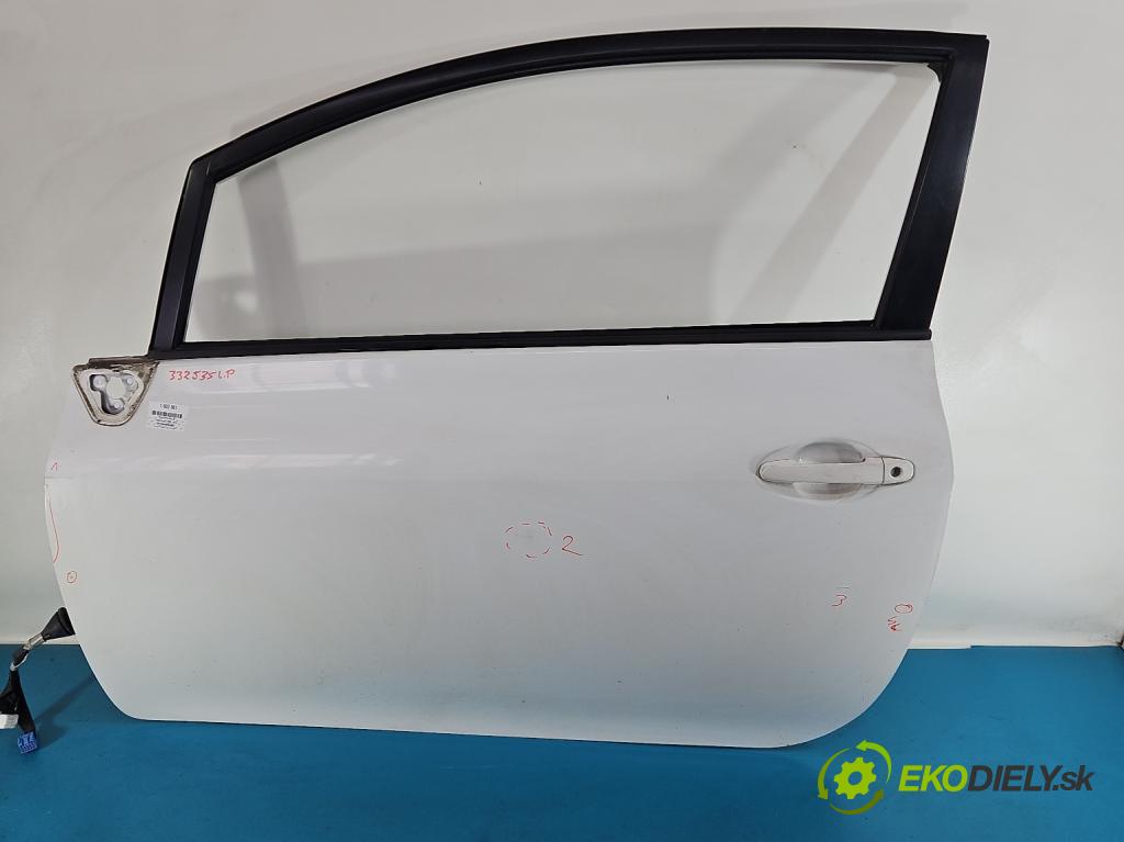 Toyota Auris I 2006-2013 1.4 D4D 90 HP automatic 66 kW 1364 cm3 3- dvere predné ľavé  (Kľučka dverí ostatné)