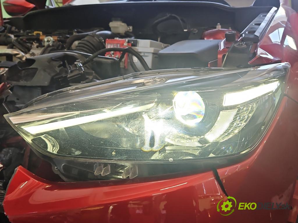 Mazda CX-3 2014-2021 1.5d 105 hp manual 77 kW 1499 cm3 5- světlo levý D10E-51040 (Klika dveří ostatní)