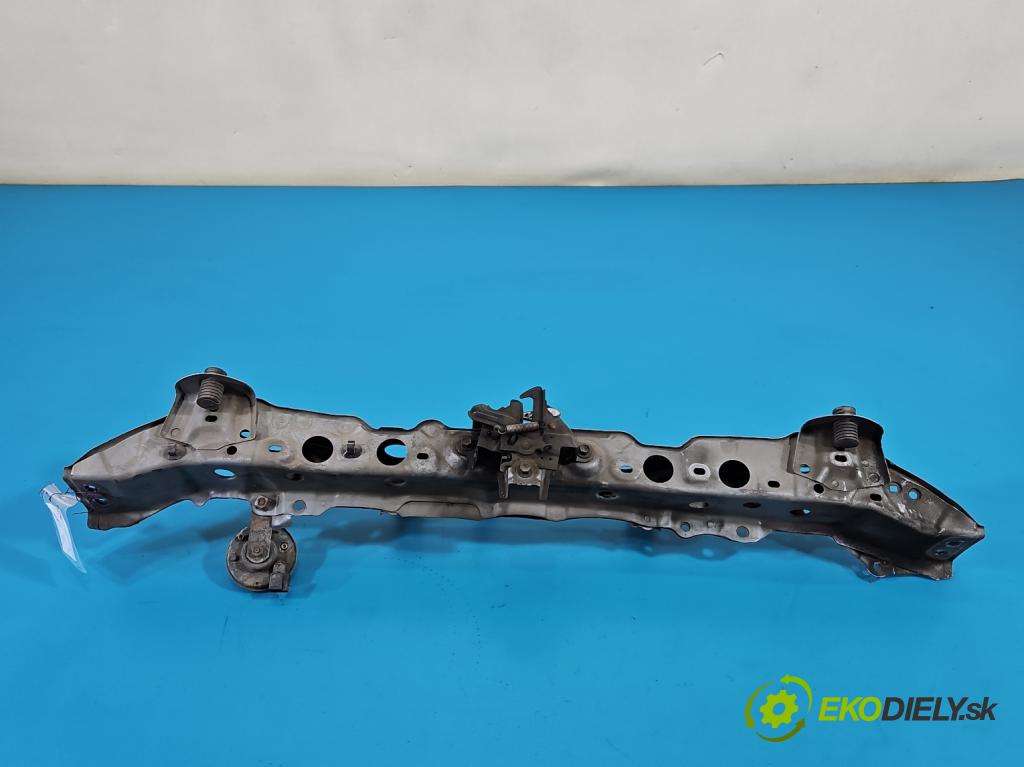 Toyota Yaris III 2011-2020 1.3 vvti 99 HP manual 73 kW 1329 cm3 5- pas predný  (Výstuha predná)