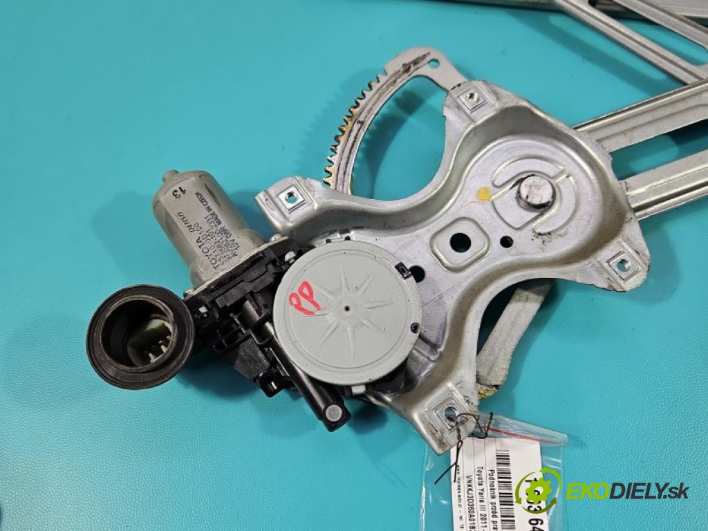 Toyota Yaris III 2011-2020 1.3 vvti 99 HP manual 73 kW 1329 cm3 5- mechanizmus okna predné pravý 85710-0D100