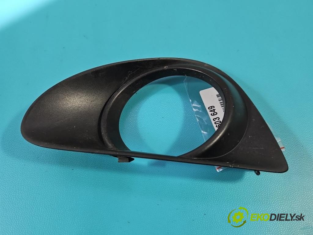 Toyota Yaris III 2011-2020 1.3 vvti 99 hp manual 73 kW 1329 cm3 5- Zaślepka: mřížka: nárazníku pravé 0D140 81481